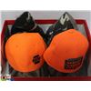 Image 1 : BOX WITH 6 NEW CAMO & CAMO/HI-VIZ HATS -