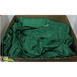 LARGE BOX W/GREEN "KNAPBAG" LOUNGE