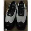 Image 1 : BOX W/NEW LADIES SIZE 6 GOLF SHOES -