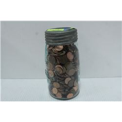 ANTIQUE QUART SEALER JAR FULL OF PENNIES