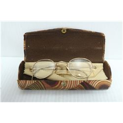 1920S GOLD FRAME GLASSES WITH CASE