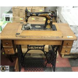 VINTAGE SINGER SEWING MACHINE MODEL JA540188