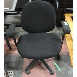 OFFICE CHAIR WITH COMPUTER DESK MATT TO COVER