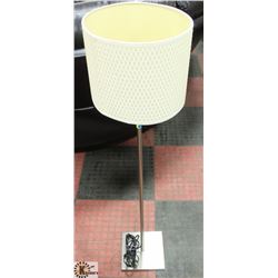 METAL FLOOR LAMP 47" TALL