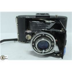 VINTAGE GERMAN ADOX SPORT FOLDING CAMERA