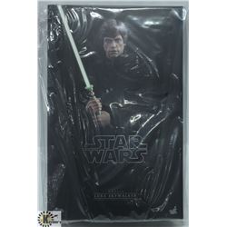 HOT TOYS 1:6 SCALE STAR WARS LUKE SYWALKER FIGURE
