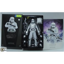 HOT TOYS 1:6 SCALE STAR WARS SNOW TROOPER FIGURE