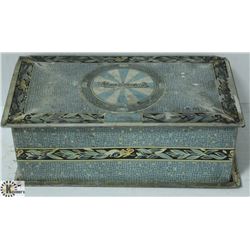 1920'S WOODWARDS TRINKET TIN