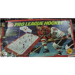 COLLECTIBLE TABLE TOP HOCKEY GAME PRO LEAGUE