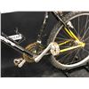 Image 3 : BLACK AND YELLOW KUWAHARA 18 SPEED MOUNTAIN BIKE