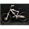 Image 1 : WHITE COMMENCAL SUPREME DH 9 SPEED FULL SUSPENSION DOWNHILL MOUNTAIN BIKE WITH FRONT AND REAR