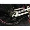 Image 8 : WHITE COMMENCAL SUPREME DH 9 SPEED FULL SUSPENSION DOWNHILL MOUNTAIN BIKE WITH FRONT AND REAR