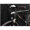Image 2 : BLACK TREK 16 SPEED FRONT SUSPENSION TRAIL BIKE, MISSING FRONT BRAKE