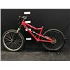 Image 1 : RED DEVINCI HECTIK 8 SPEED FULL SUSPENSION MOUNTAIN BIKE WITH HYDRAULIC DISC BRAKES, MISSING SEAT,