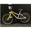 Image 1 : YELLOW AND WHITE RALEIGH HOTFOOT 15 SPEED KIDS MOUNTAIN BIKE