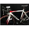 Image 2 : WHITE AND RED EMC2 EQUIP TEAM ISSUE 20 SPEED CARBON FIBRE ROAD BIKE WITH CLIP PEDALS