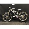 Image 1 : GREY IBIS MOJO SL 9 SPEED FULL SUSPENSION MOUNTAIN BIKE WITH FRONT AND REAR HYDRAULIC DISC BRAKES