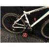 Image 8 : WHITE DIADORA SAVONA 21 SPEED FRONT SUSPENSION MOUNTAIN BIKE, BRAKES AND GEARS/SHIFTERS NEED