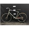 Image 1 : GREY SPECIALIZED SIRRUS 24 SPEED HYBRID TRAIL BIKE WITH FRONT AND REAR HYDRAULIC DISC BRAKES, XXL