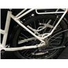 Image 2 : WHITE SURFACE604 ROOK 8 SPEED ELECTRIC ASSIST FRONT SUSPENSION CRUISER BIKE WITH FRONT AND REAR