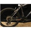 Image 8 : GREY SCHWINN SUSPENSION 21 SPEED FRONT SUSPENSION MOUNTAIN BIKE, BOTH BRAKES NEED REPAIR, WRONG