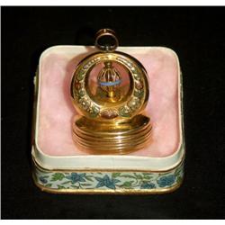Very small Music Box, Charm