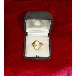 Nice and rare Watch in a Ring in gold