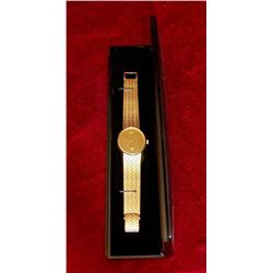 Interesting Wristwatch, all 18 ct gold