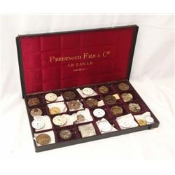 Casket with 25 interest. Movements