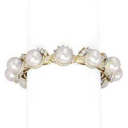 18 ctw Diamond and Pearl Bracelet 18K Yellow Gold