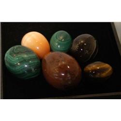 COLLECTION OF SIX SPECIMAN MARBLE EGGS