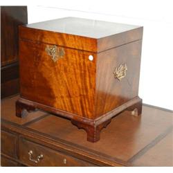 GEORGE III MAHOGANY CELLERETTE