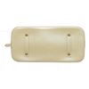 Image 5 : Louis Vuitton Ivory Vernis Monogram Alma GM Handbag