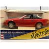 Image 2 : 1:18th Scale Mercedes Benz 500 Diecast Social Masterpiece in Original Box