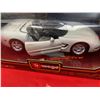 Image 3 : 1:18 Scale Diecast Chevrolet Corvette Convertible 1998 in Original Box