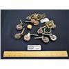 Image 1 : Lot of Antique Drawer Pulls and Castors