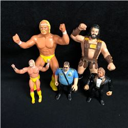 WRESTLING FIGURES LOT