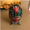 Image 5 : Russian Art Deco Style Amaryllis Flower Trinket Jewel Box Egg