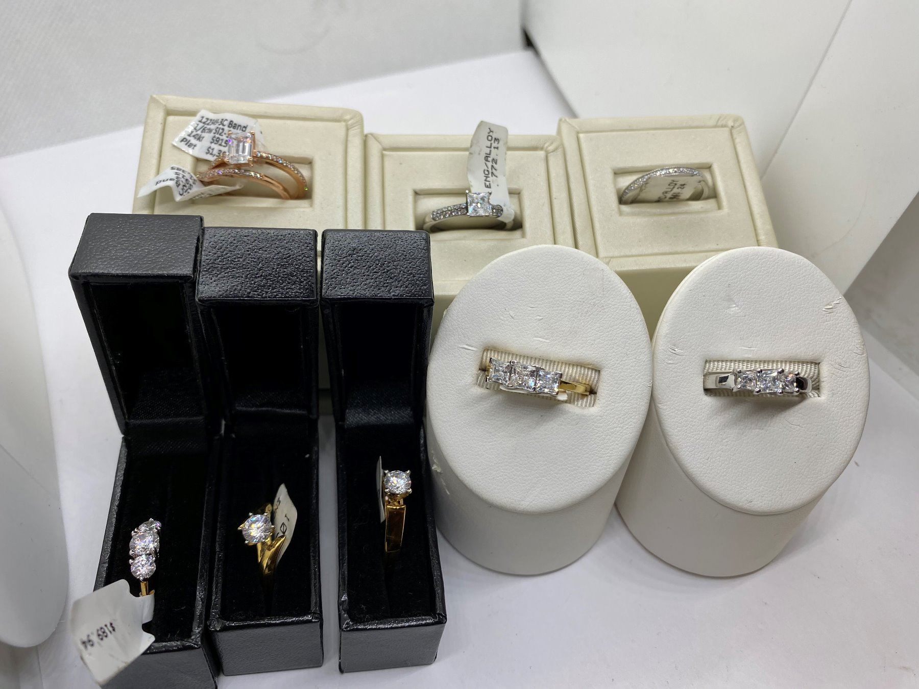 ASSORTED SAMPLE RINGS