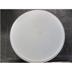 TUPPERWARE PLASTIC PIE SAVER CONTAINER