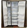 Image 3 : GE SIDE BY SIDE STAINLESS STEEL FRIDGE WITH WATER