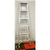 Image 1 : 5 STEP ALUMINUM LADDER