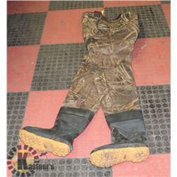 CABELAS CAMOFLAUGE INSULATED WADERS, SIZE 9R