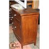 Image 2 : BROWN DRESSER W/ 2 DOORS & 4 DRAWERS.
