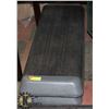 Image 1 : SET OF 2 EXERCISE STEPPERS