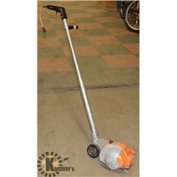 BLACK & DECKER TRIMMER & EDGER