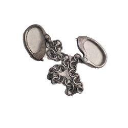 The Hateful Eight John Ruth (Kurt Russell) & Daisy Domergue (Jennifer Jason Leigh) Handcuffs