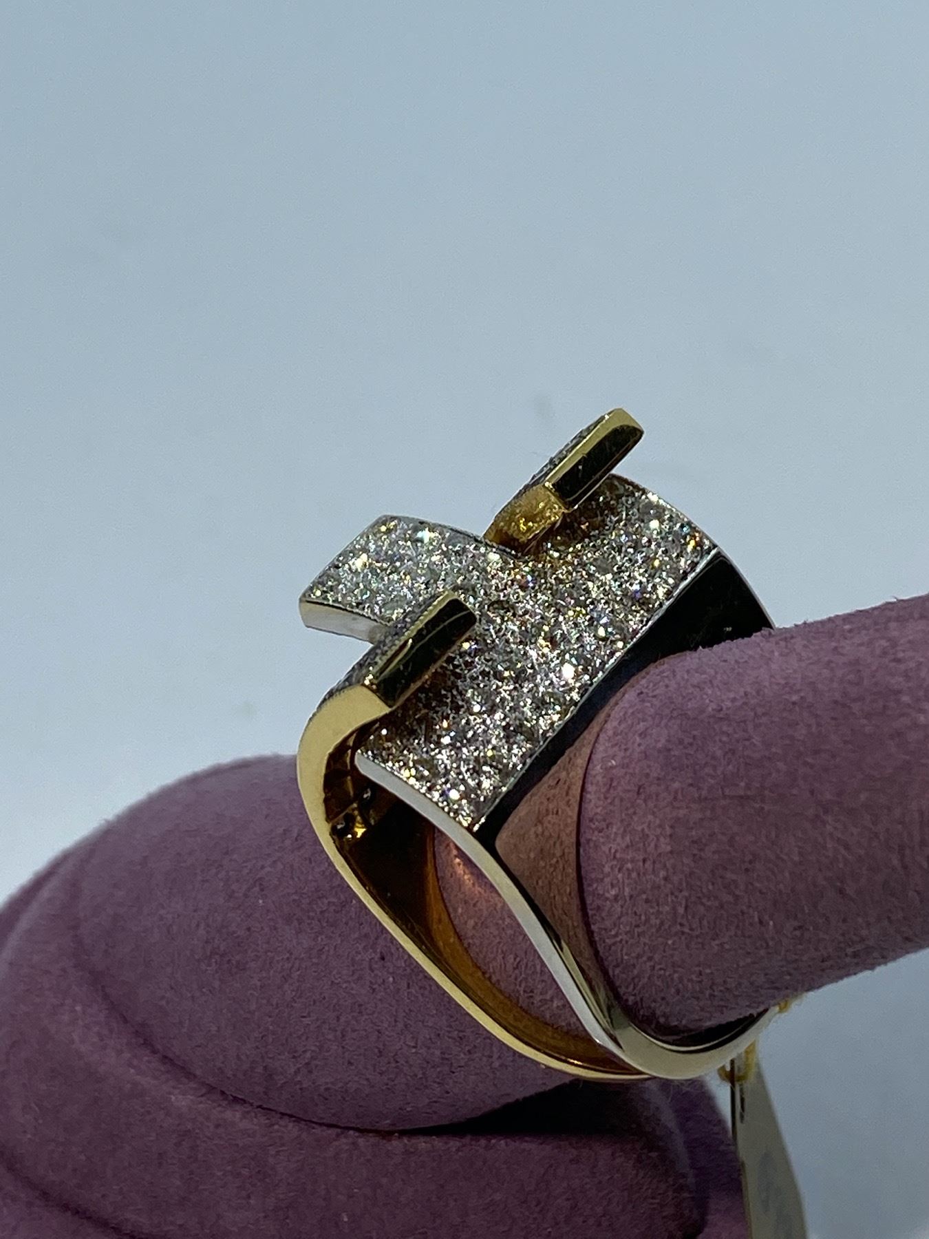 18K YELLOW GOLD DIAMOND RING