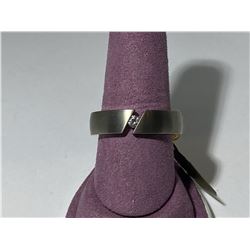 TITANIUM RING WITH DIAMOND