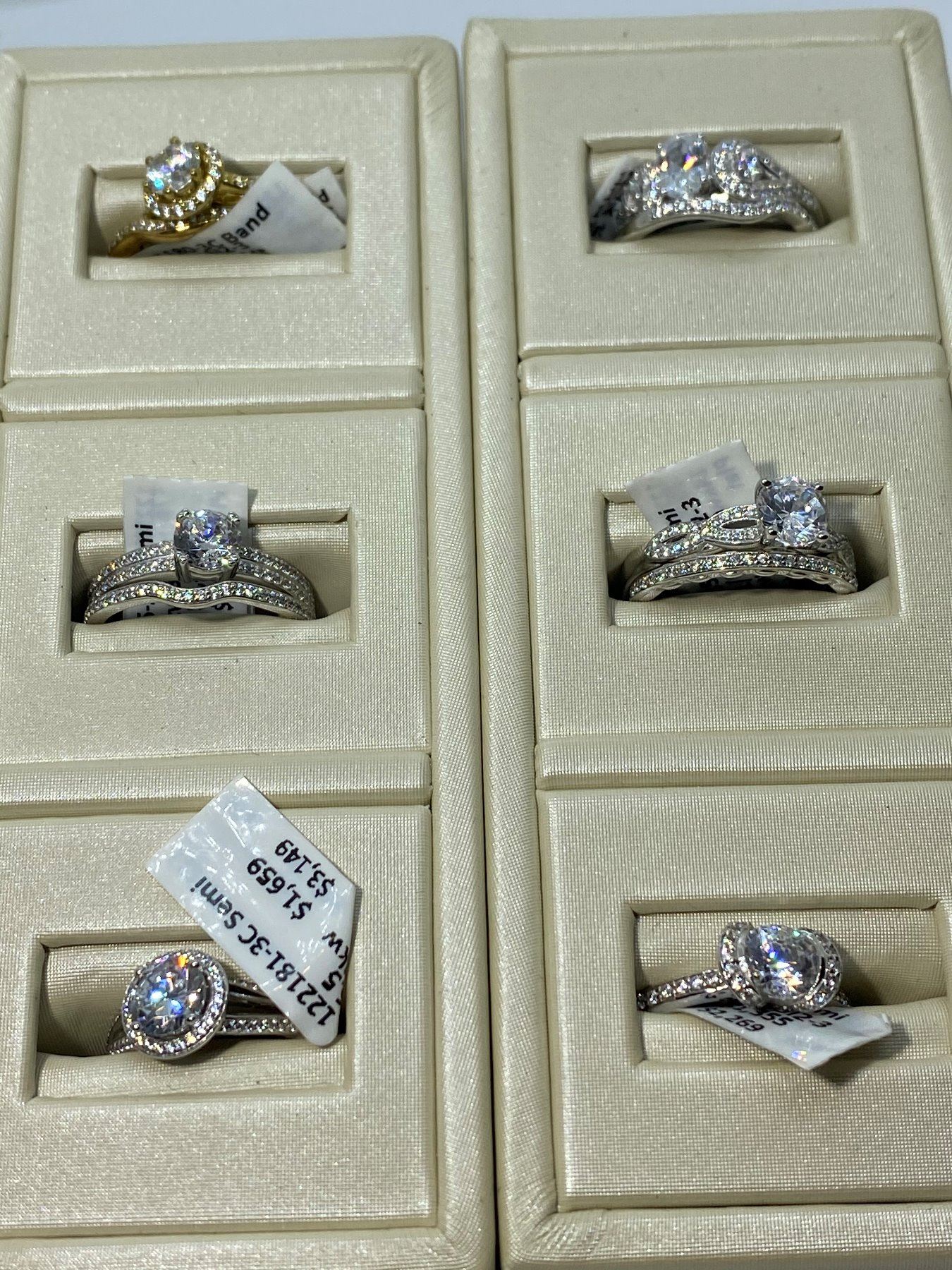 ASSORTED SAMPLE RINGS